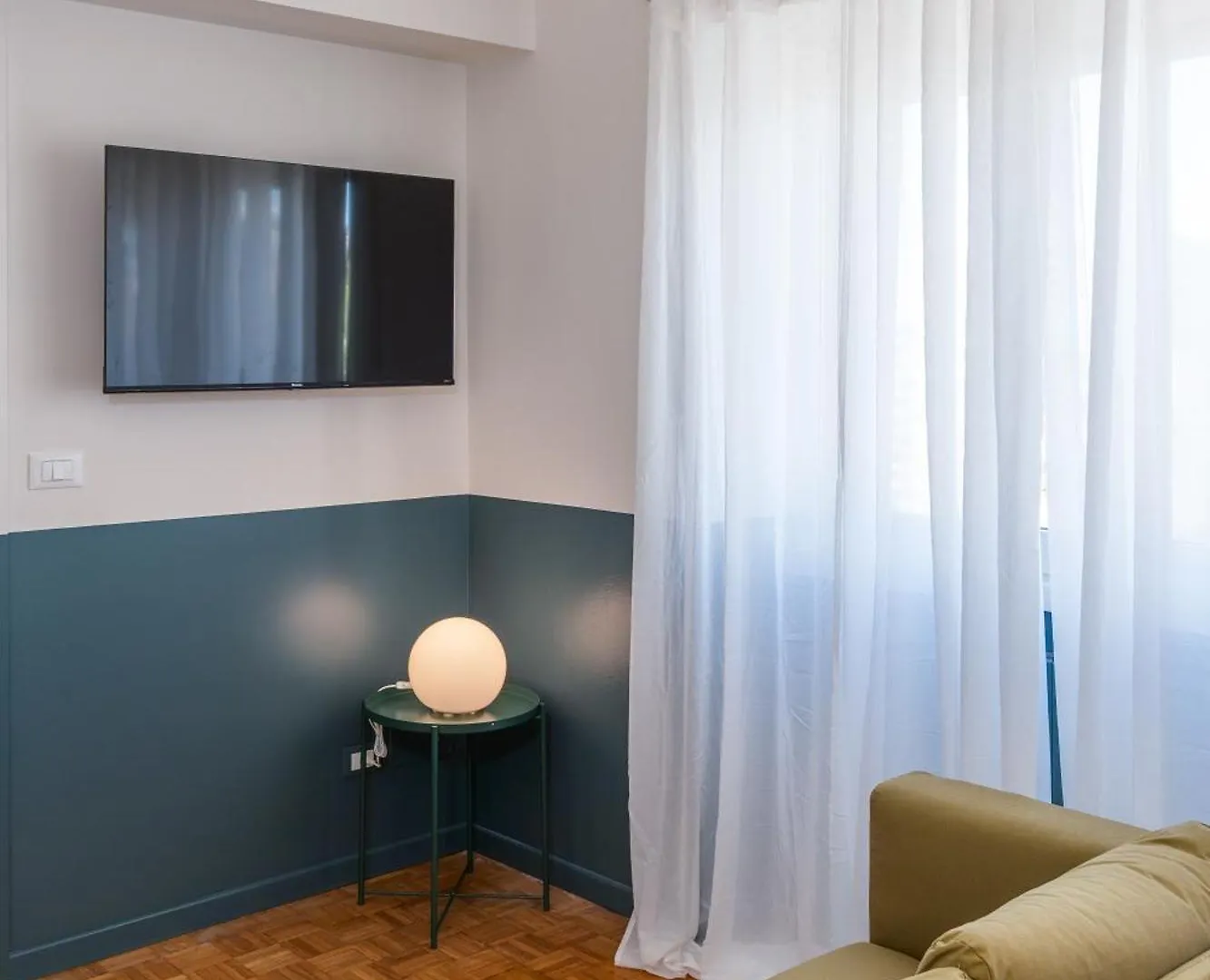 Apartment Keys Of Italy - Portaromana51-Golden Gate Retreat Milan Italy