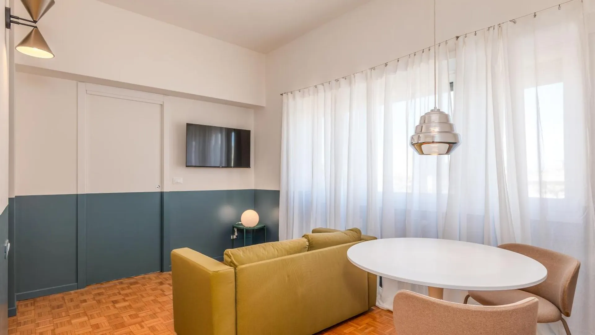 Keys Of Italy - Portaromana51-Golden Gate Retreat Milan Apartment